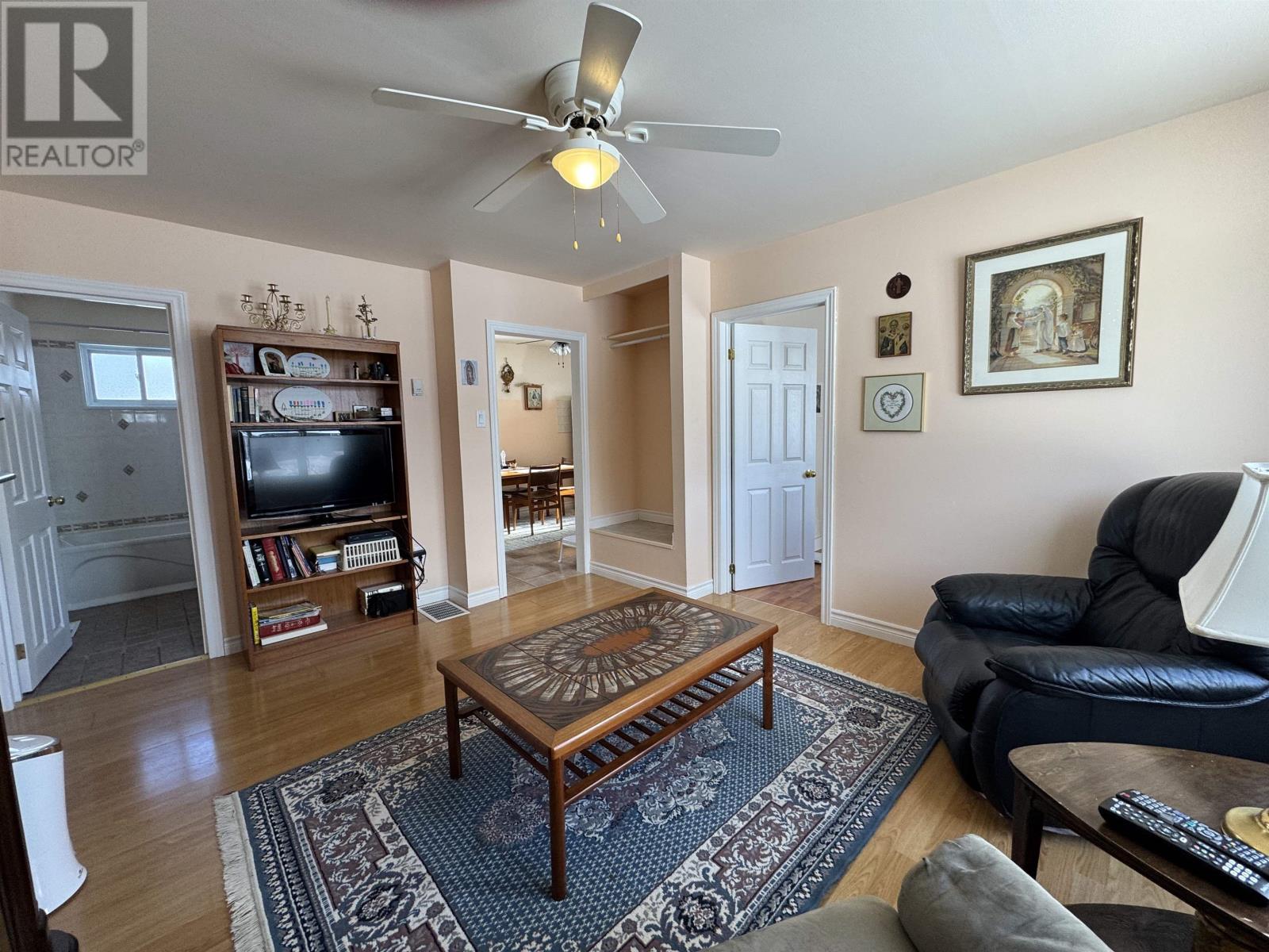 Photo 4 of 21 Heron Dr, Manitouwadge ON