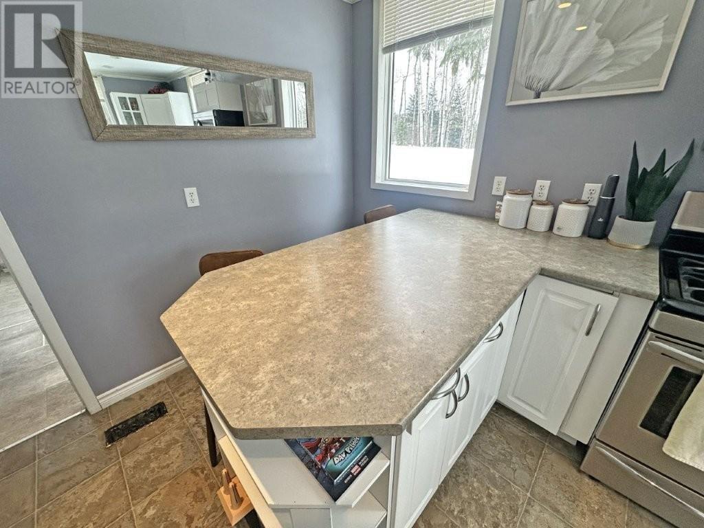 Photo 20 of 4 Riverview St, Nipigon ON