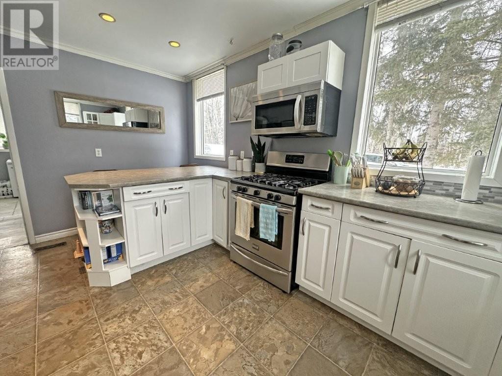 Photo 16 of 4 Riverview St, Nipigon ON