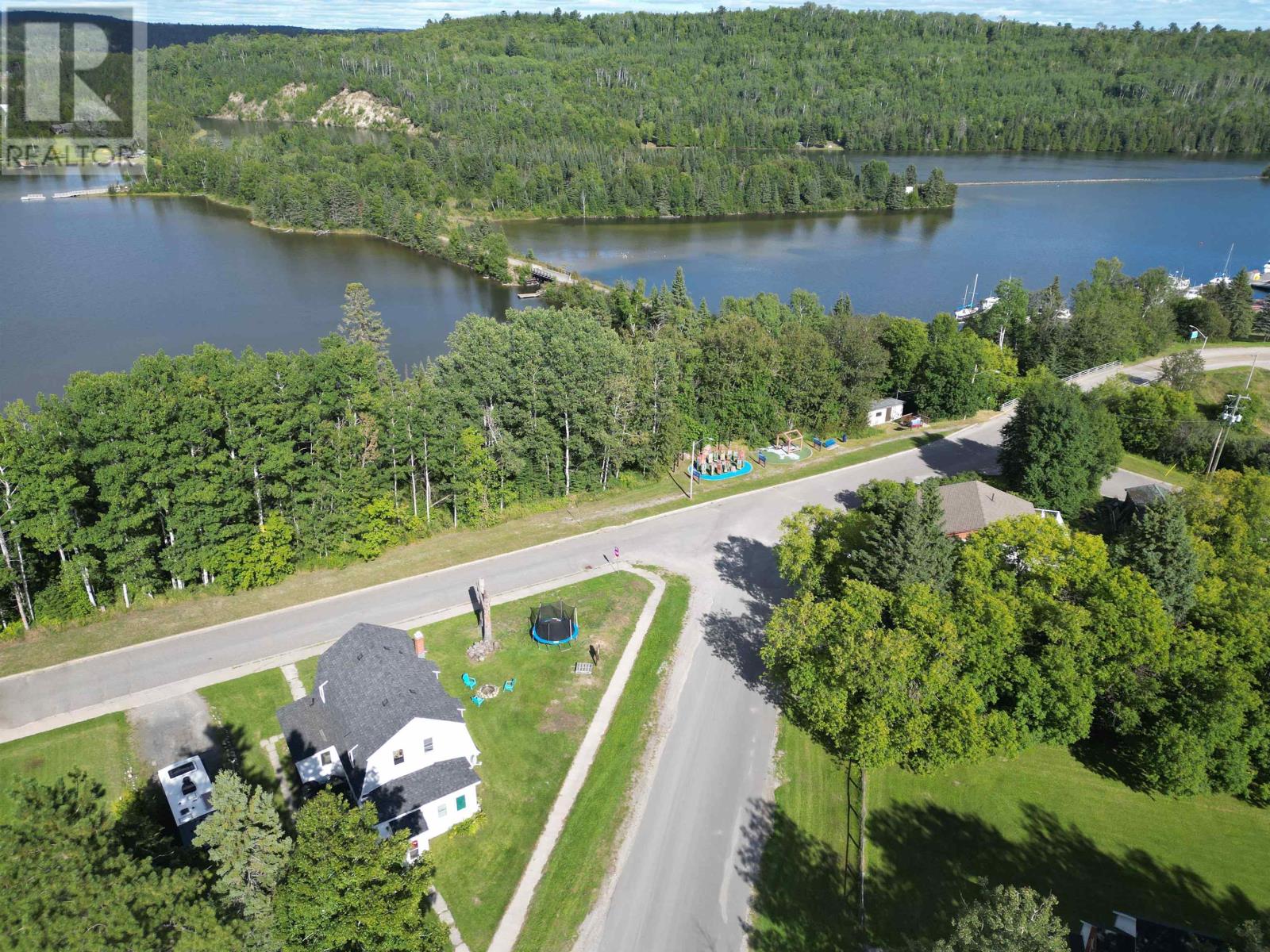 Photo 4 of 4 Riverview St, Nipigon ON