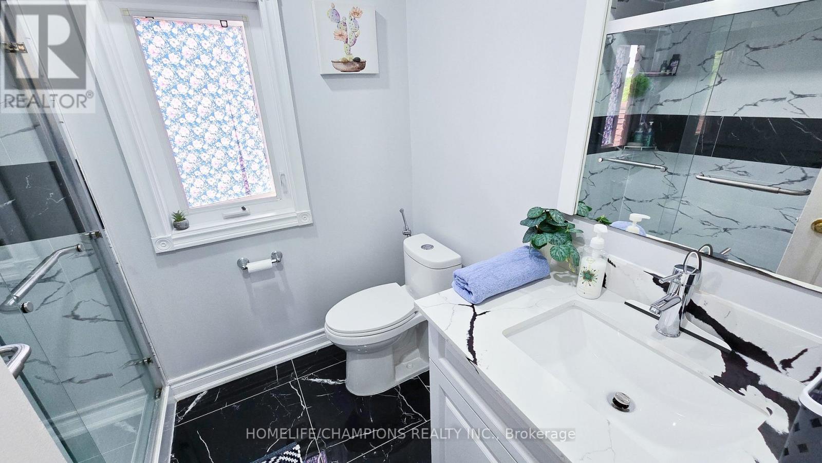 Photo 37 of 164 Wright Crescent, Ajax ON