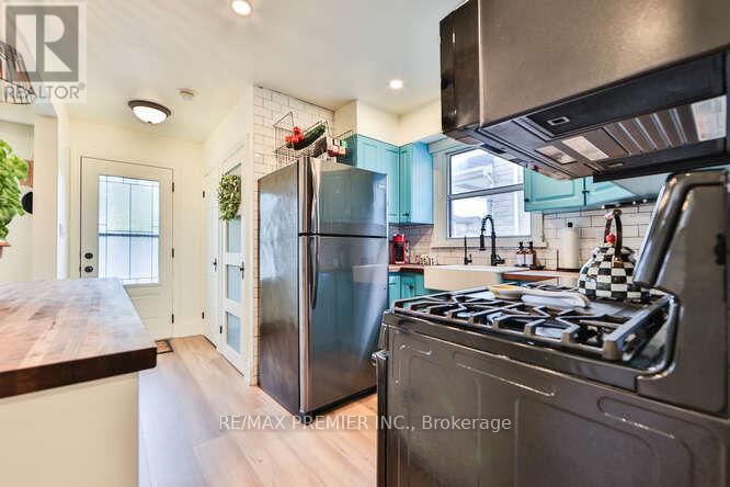 Photo 20 of 1223 Glencairn Avenue, Toronto ON