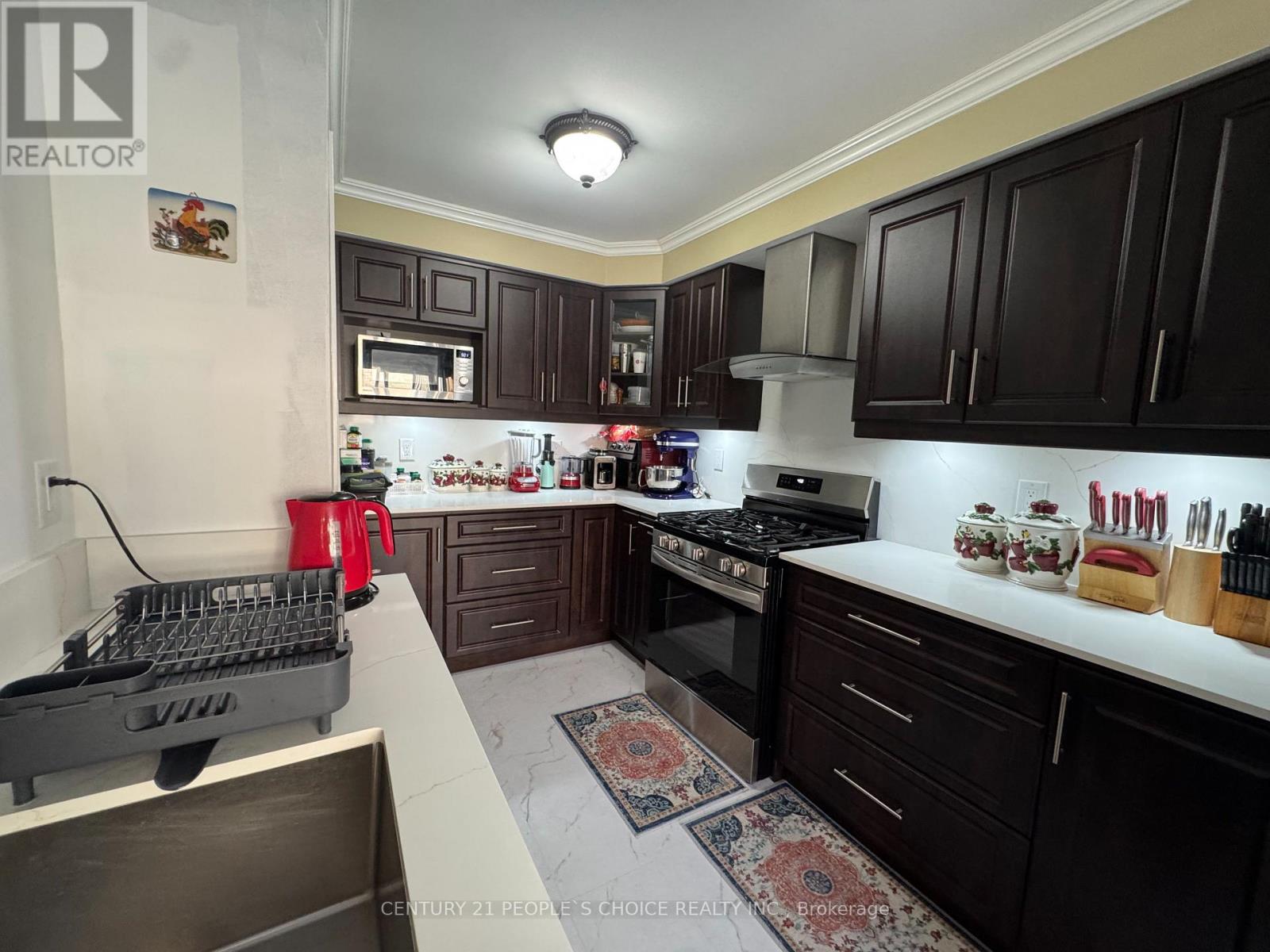Photo 34 of 124 Heartleaf Crescent, Brampton ON