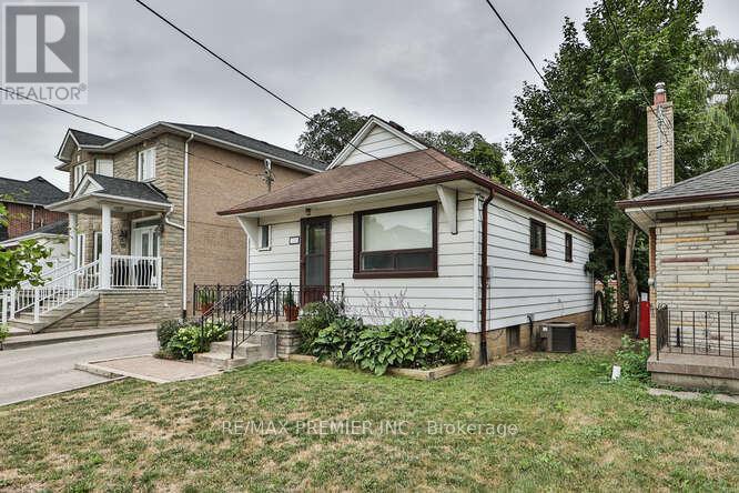 Photo 8 of 1223 Glencairn Avenue, Toronto ON