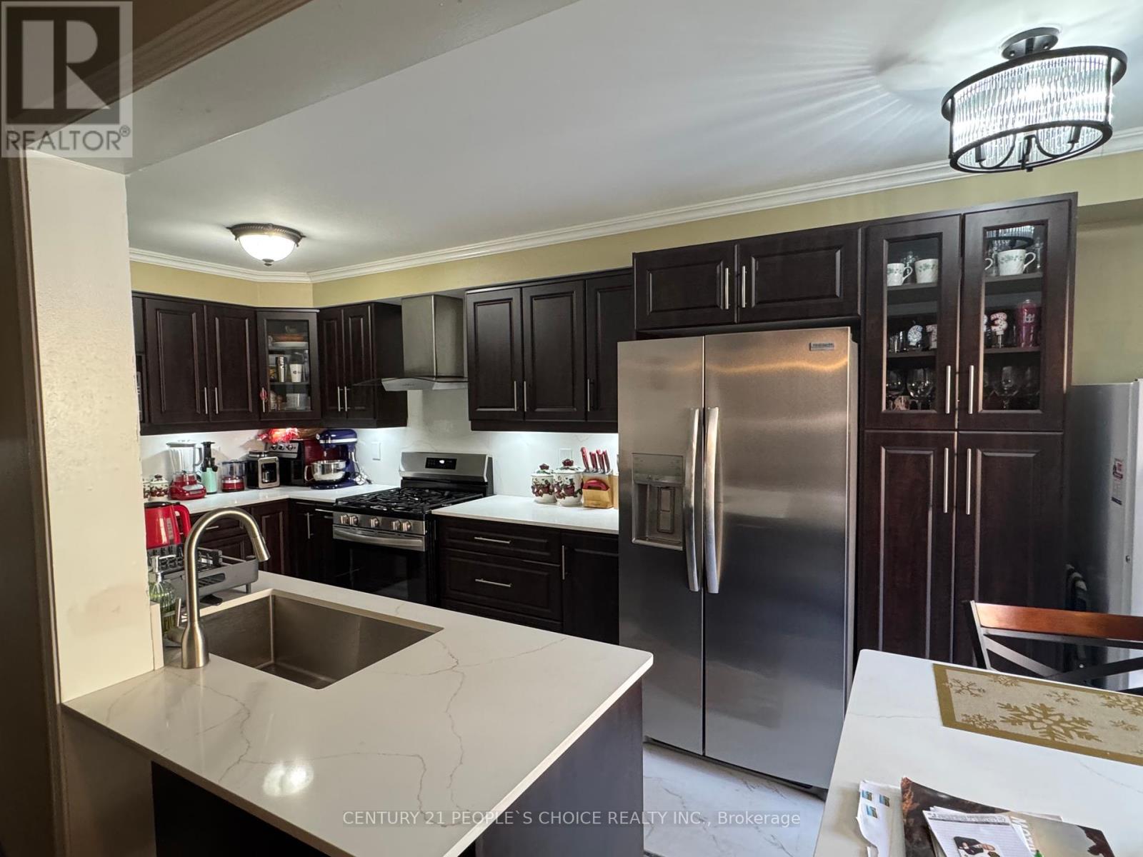 Photo 35 of 124 Heartleaf Crescent, Brampton ON