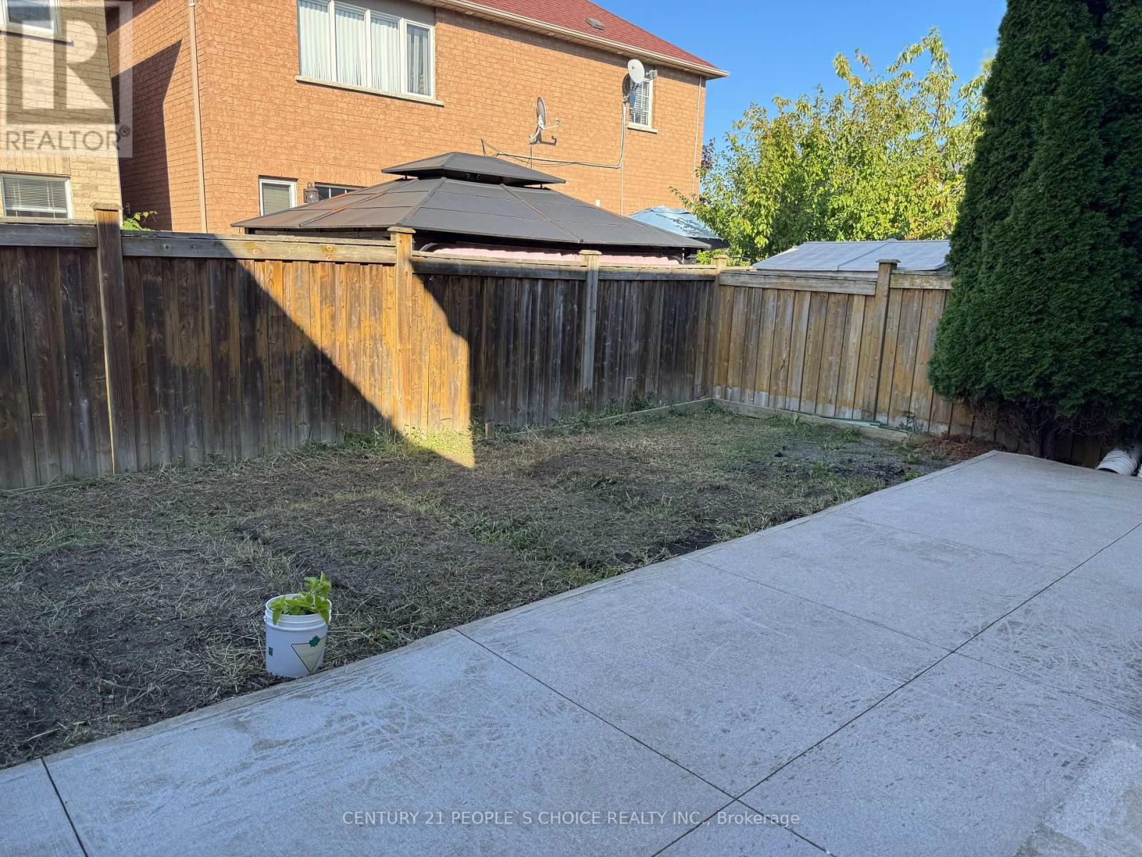 Photo 39 of 124 Heartleaf Crescent, Brampton ON
