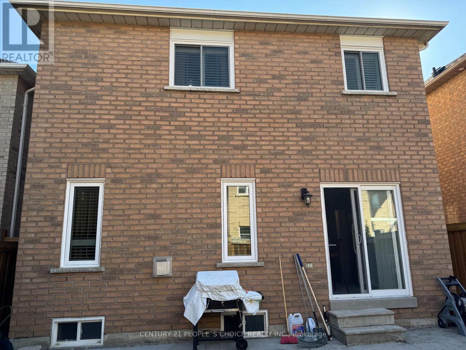 Photo 41 of 124 Heartleaf Crescent, Brampton ON