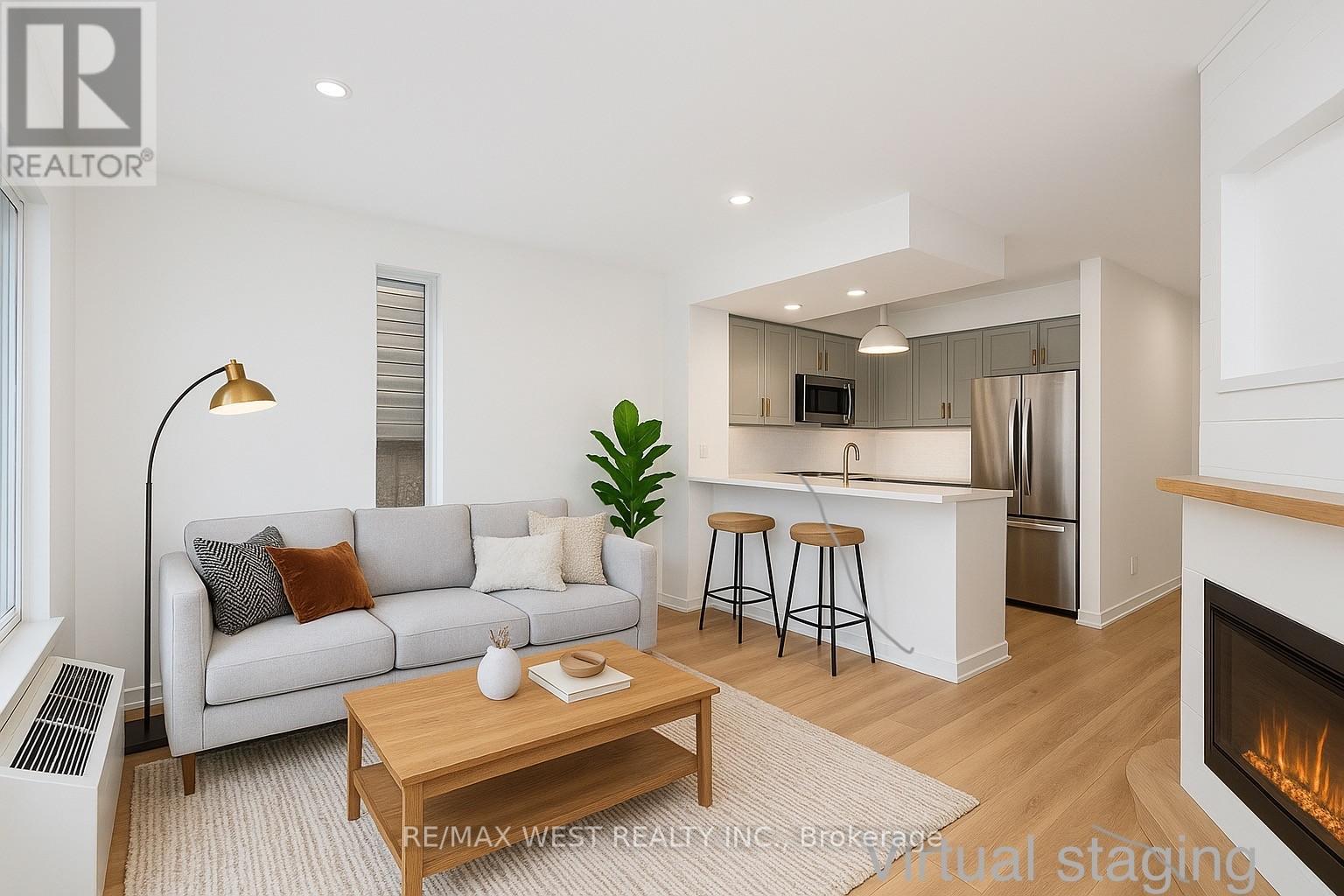 Photo 9 of 12 B 801 King Street W, Toronto ON