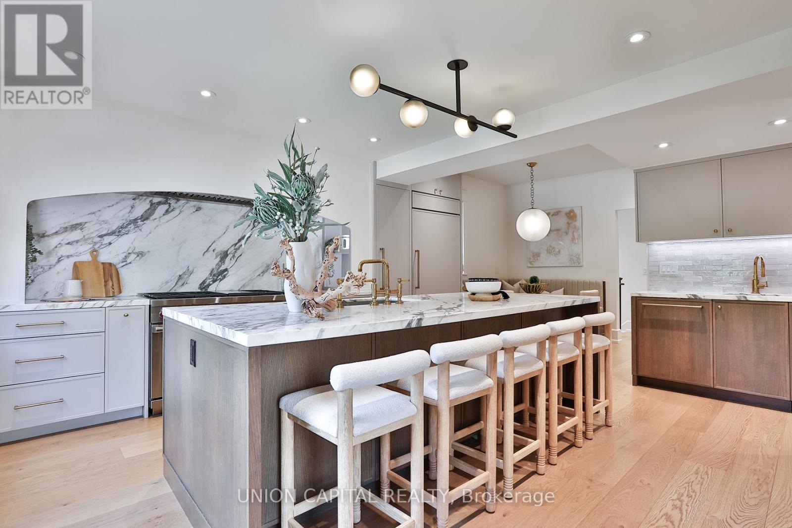 Photo 12 of 16 Lytton Boulevard, Toronto ON