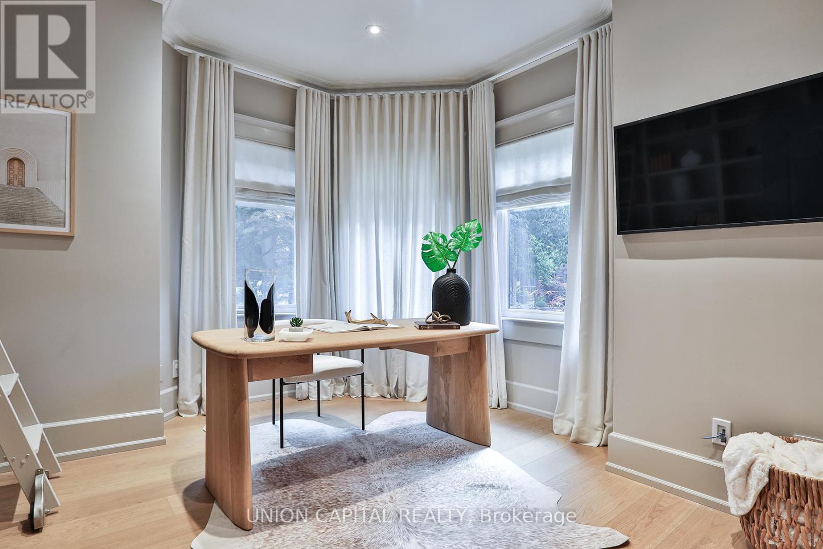 Photo 17 of 16 Lytton Boulevard, Toronto ON