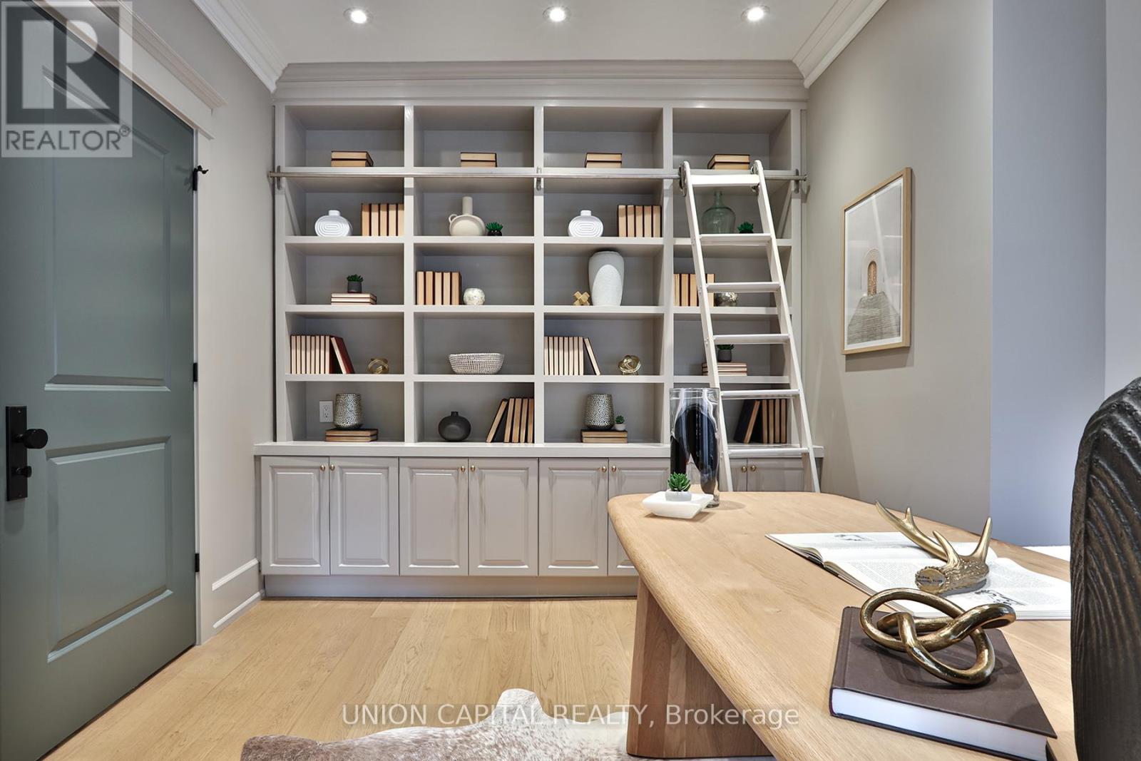 Photo 18 of 16 Lytton Boulevard, Toronto ON