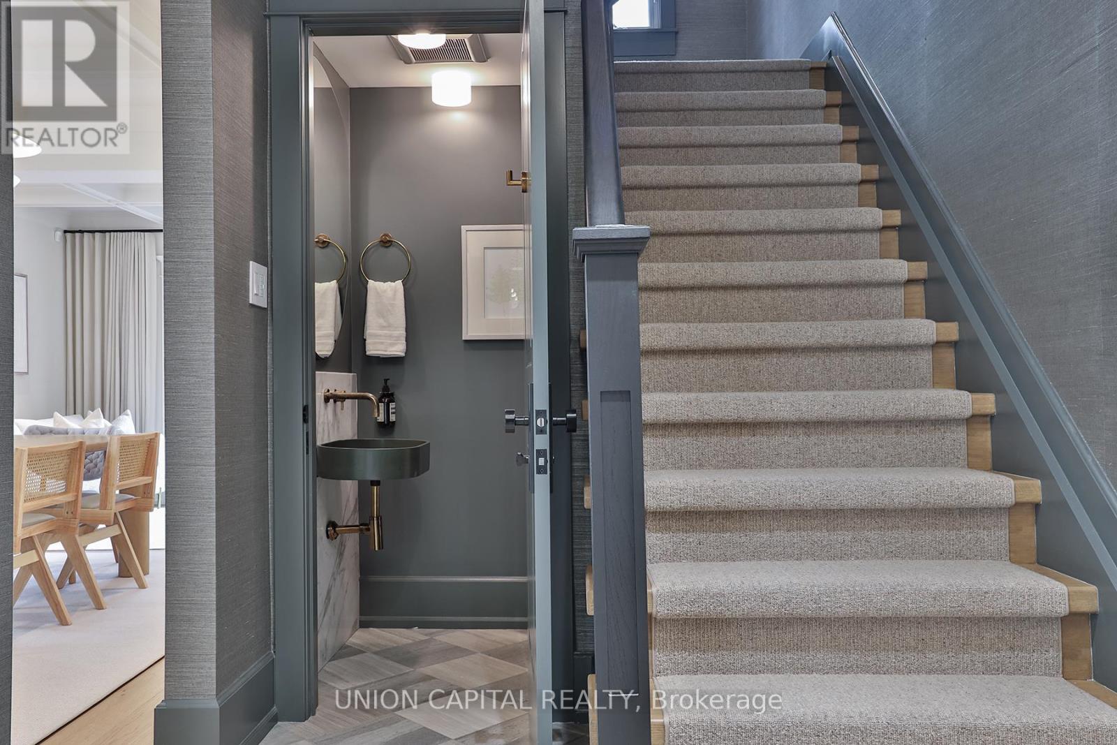 Photo 19 of 16 Lytton Boulevard, Toronto ON