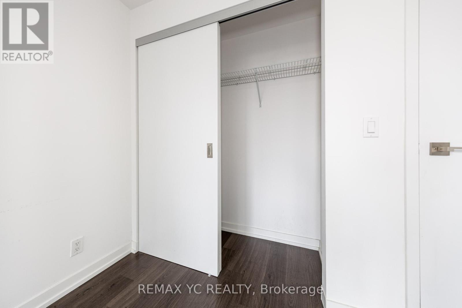 Photo 11 of 313 98 Lillian Street, Toronto ON