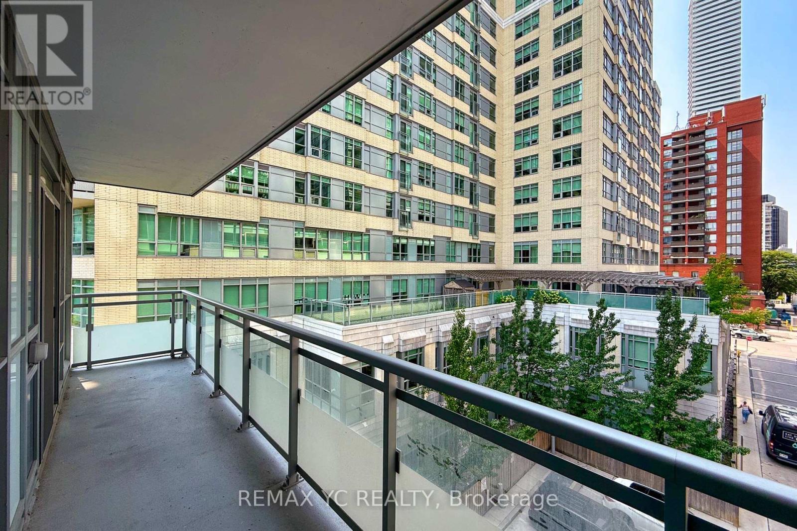 Photo 16 of 313 98 Lillian Street, Toronto ON