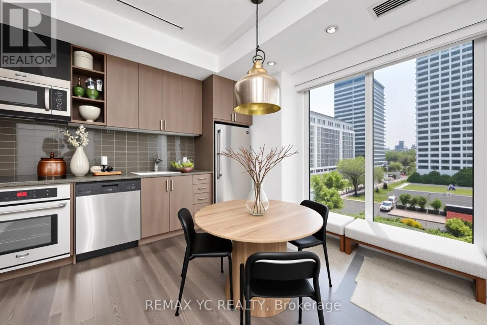 Photo 5 of 313 98 Lillian Street, Toronto ON