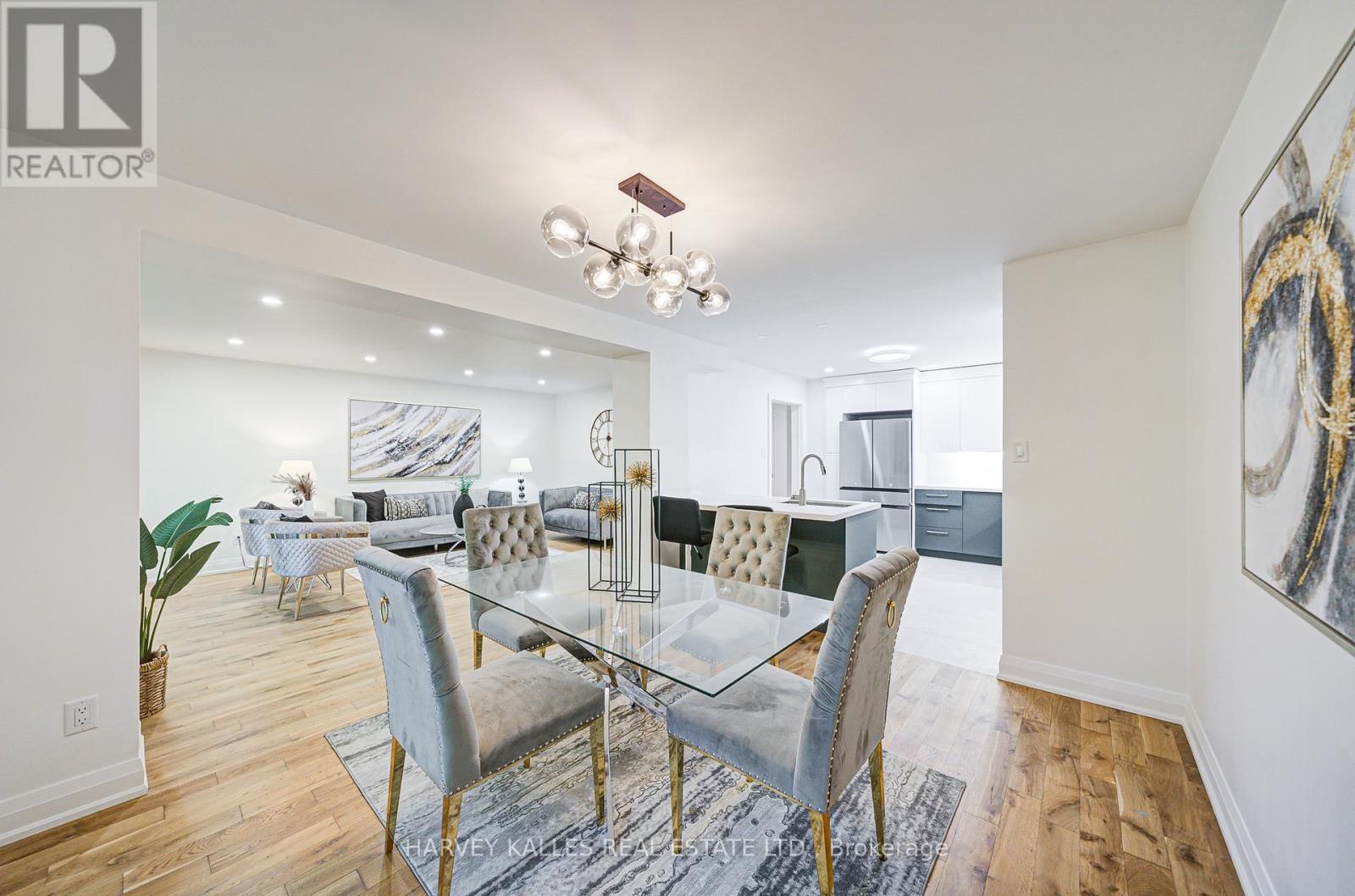 Photo 13 of 42 Crimson Mill Way, Toronto ON