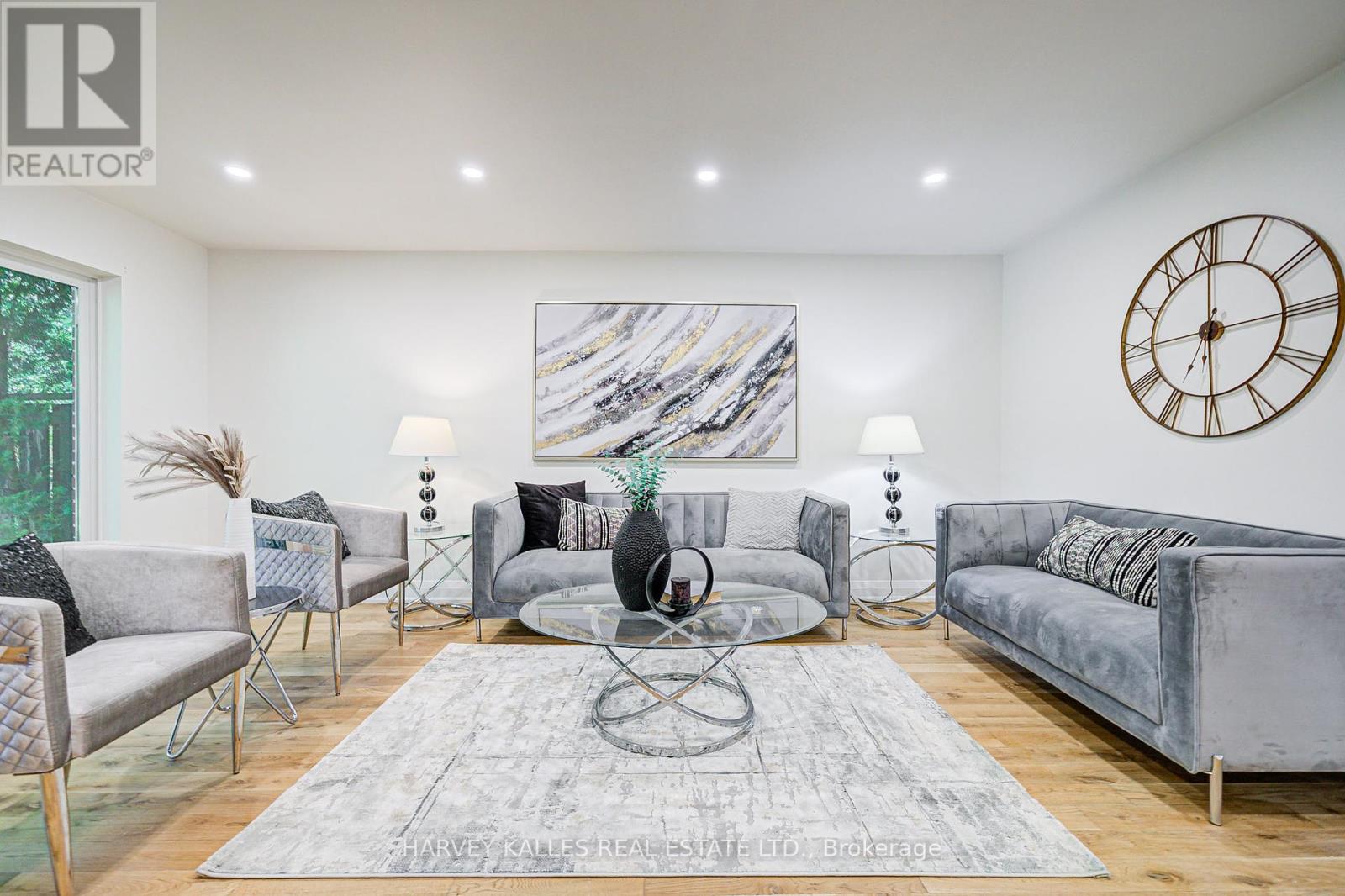Photo 15 of 42 Crimson Mill Way, Toronto ON