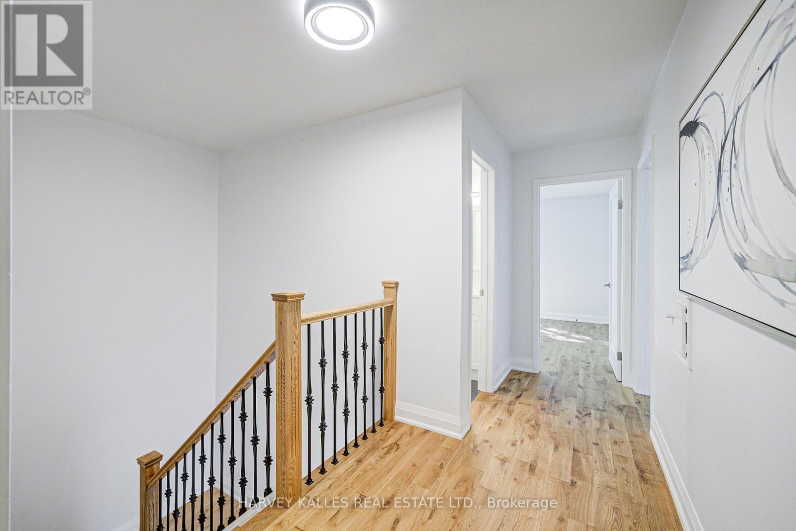 Photo 18 of 42 Crimson Mill Way, Toronto ON