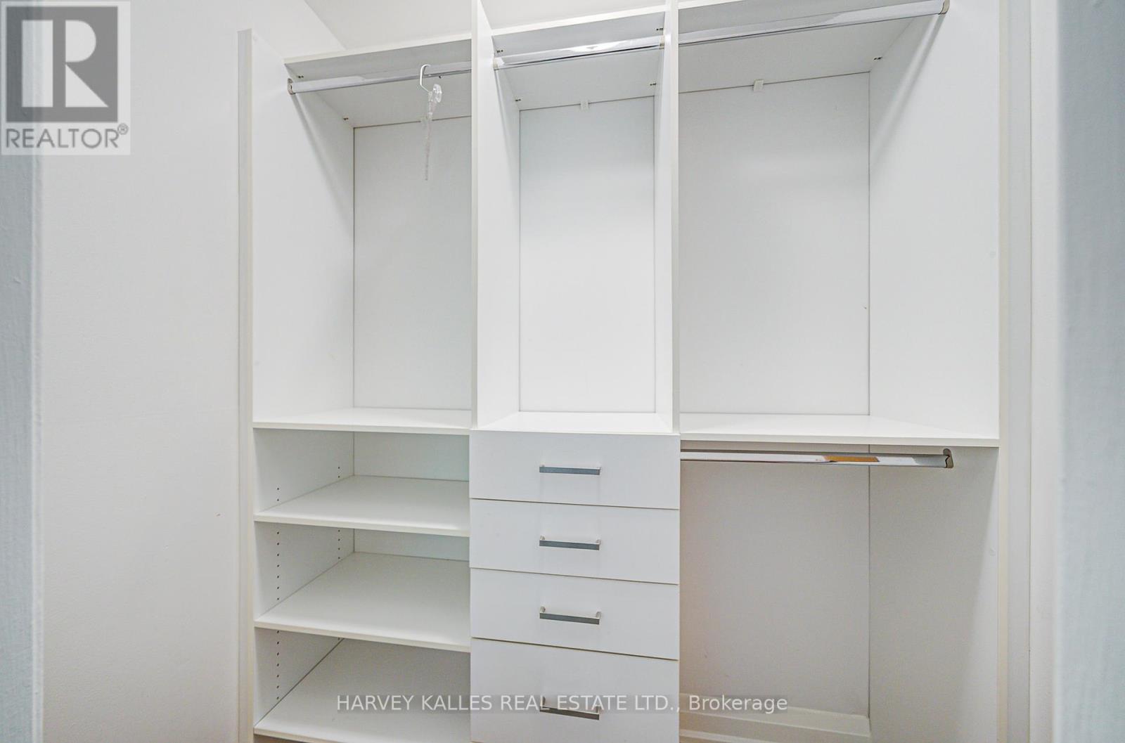 Photo 22 of 42 Crimson Mill Way, Toronto ON