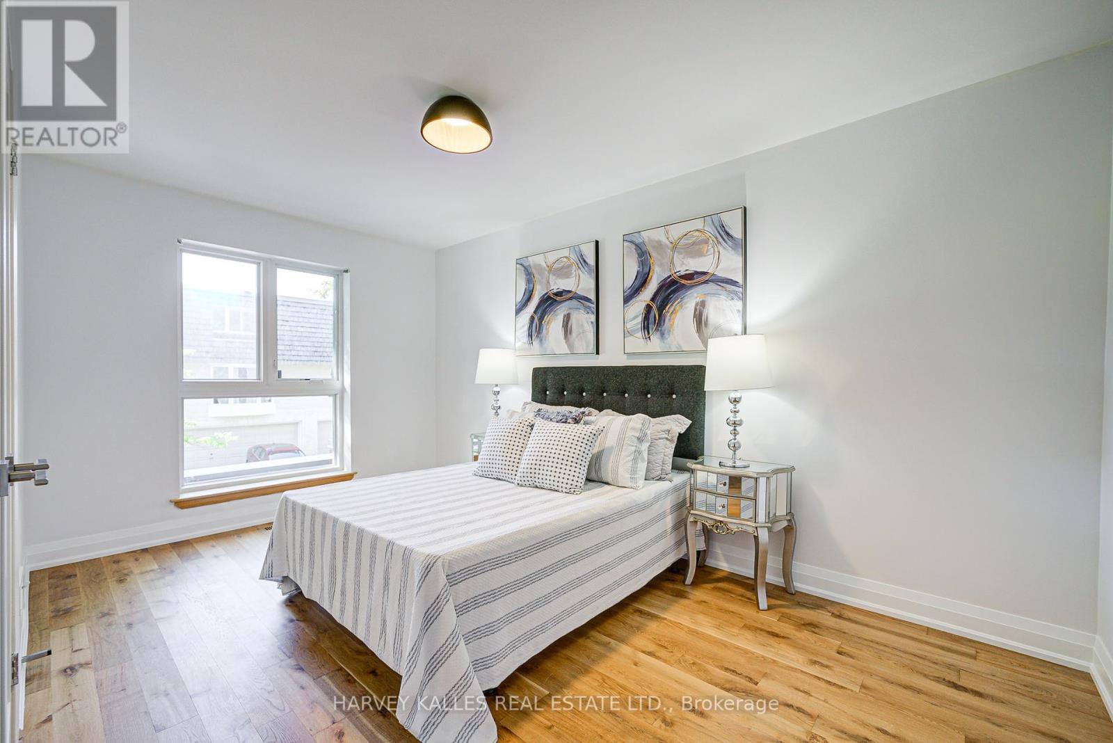 Photo 29 of 42 Crimson Mill Way, Toronto ON