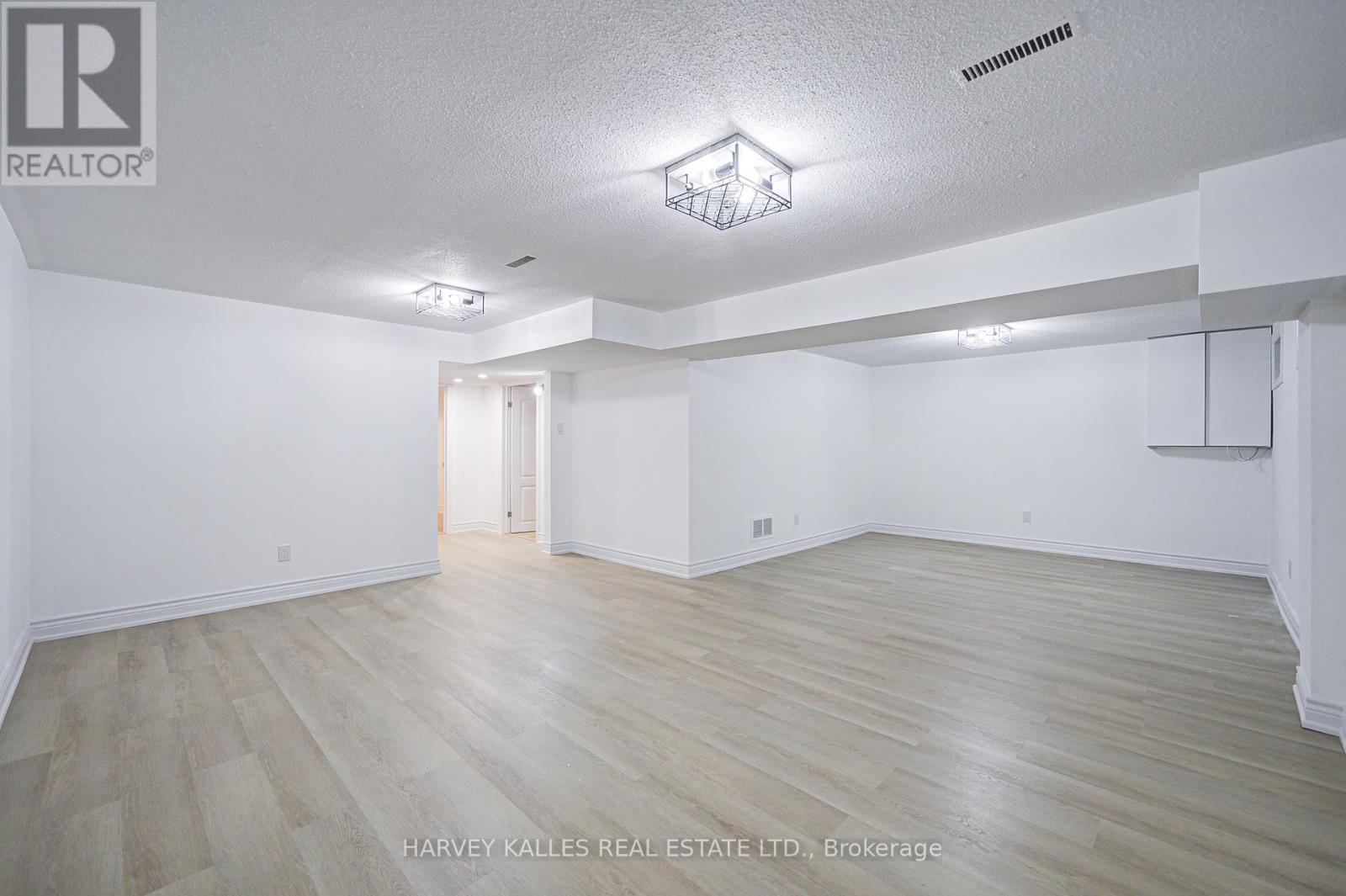 Photo 39 of 42 Crimson Mill Way, Toronto ON