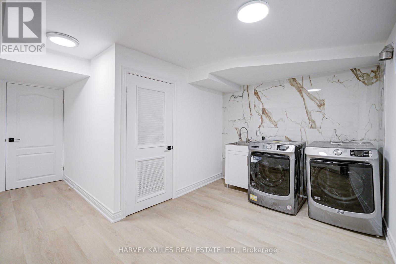 Photo 41 of 42 Crimson Mill Way, Toronto ON