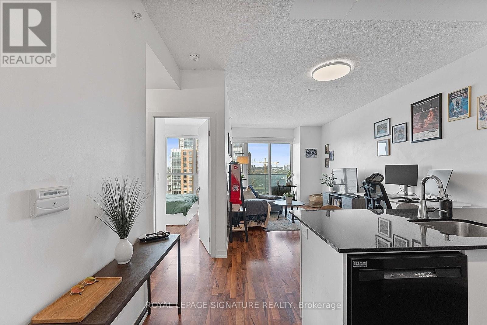 Photo 3 of 2112 150 East Liberty Street, Toronto ON