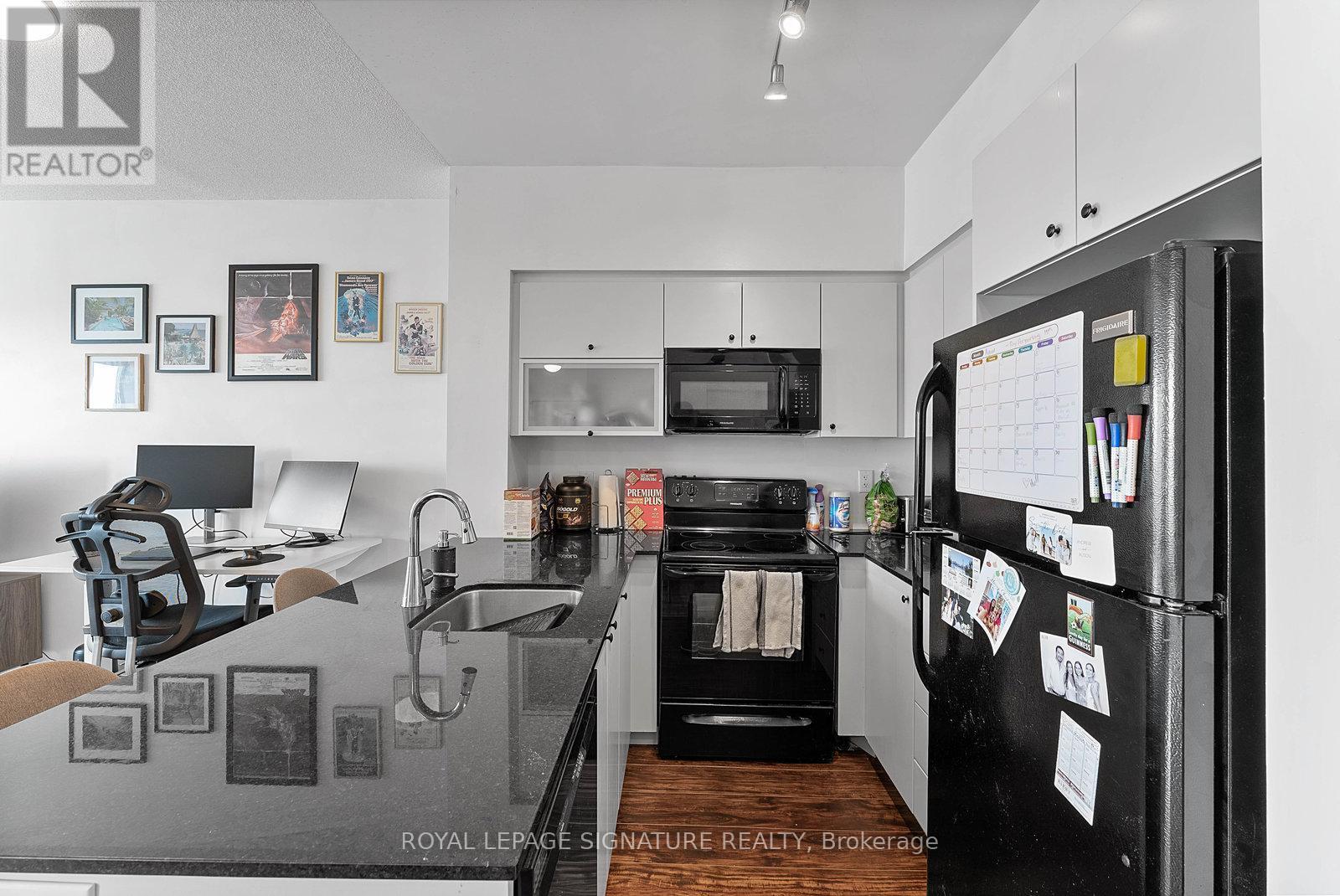 Photo 4 of 2112 150 East Liberty Street, Toronto ON