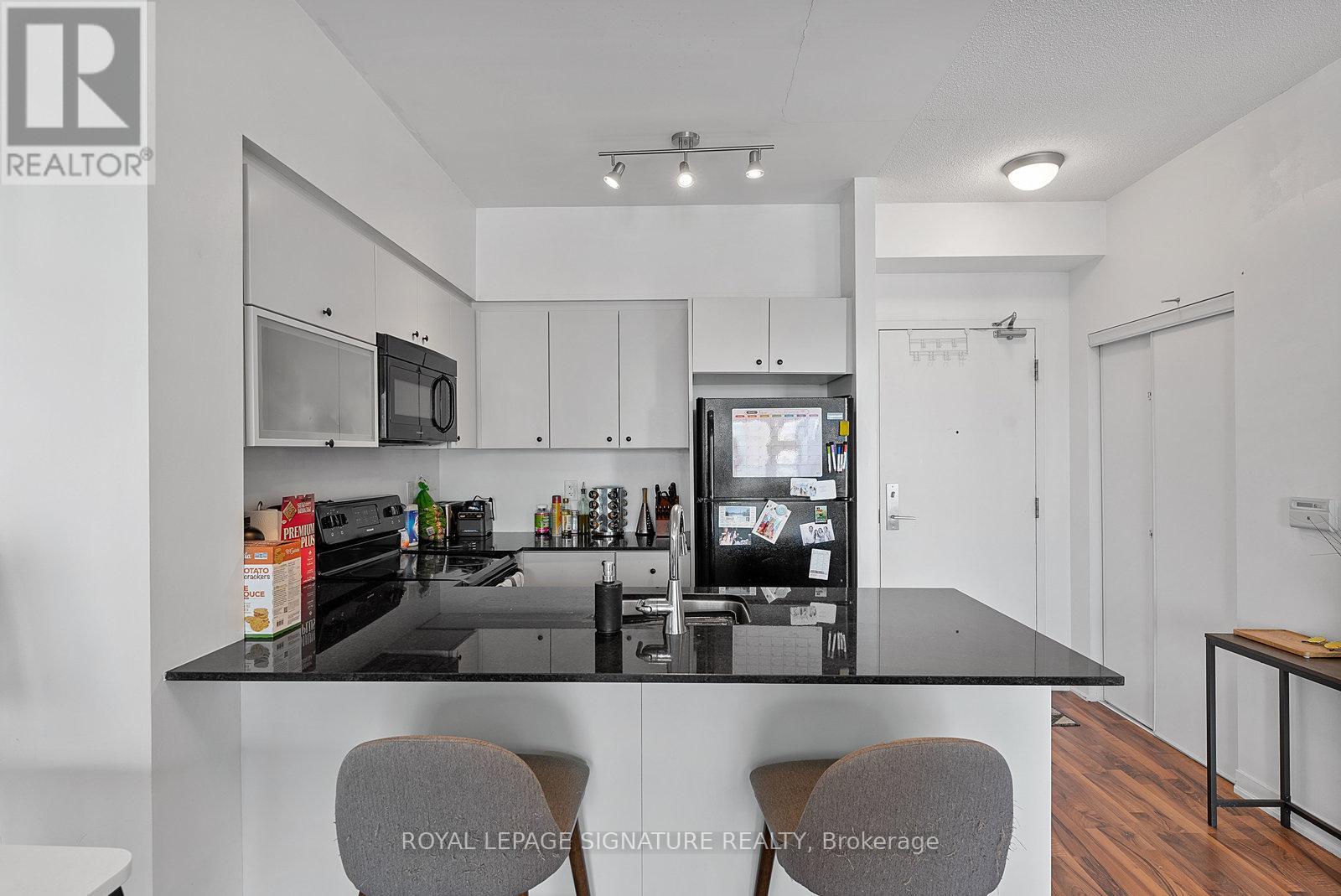 Photo 6 of 2112 150 East Liberty Street, Toronto ON