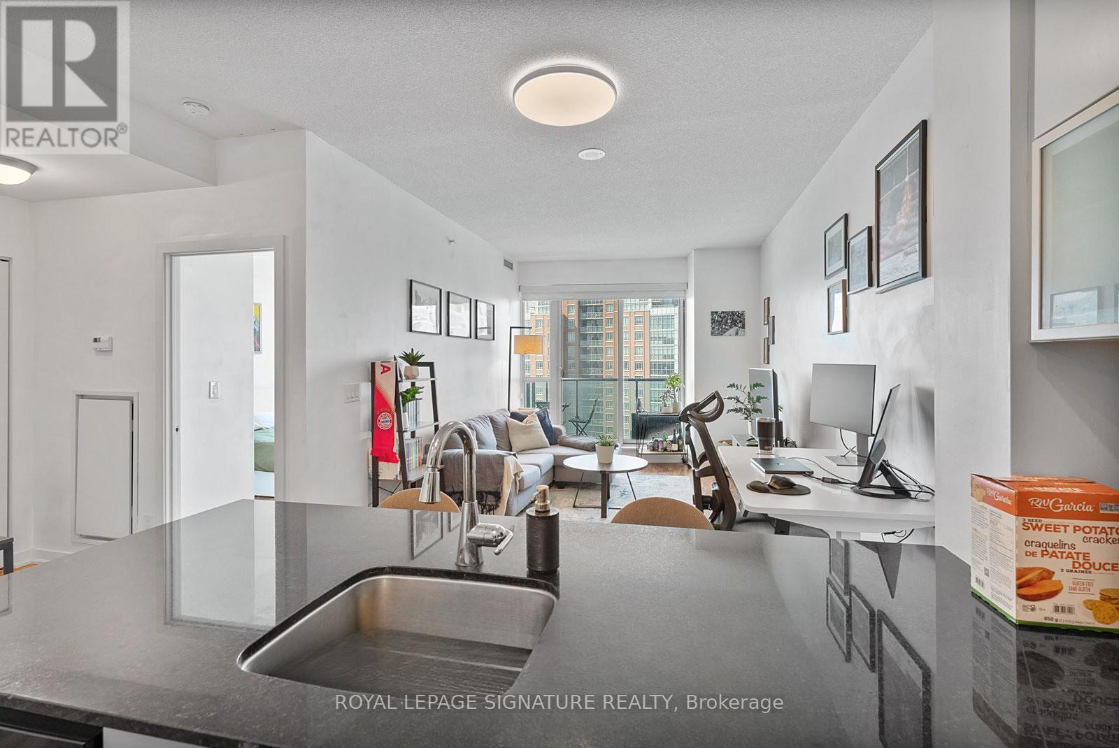 Photo 7 of 2112 150 East Liberty Street, Toronto ON