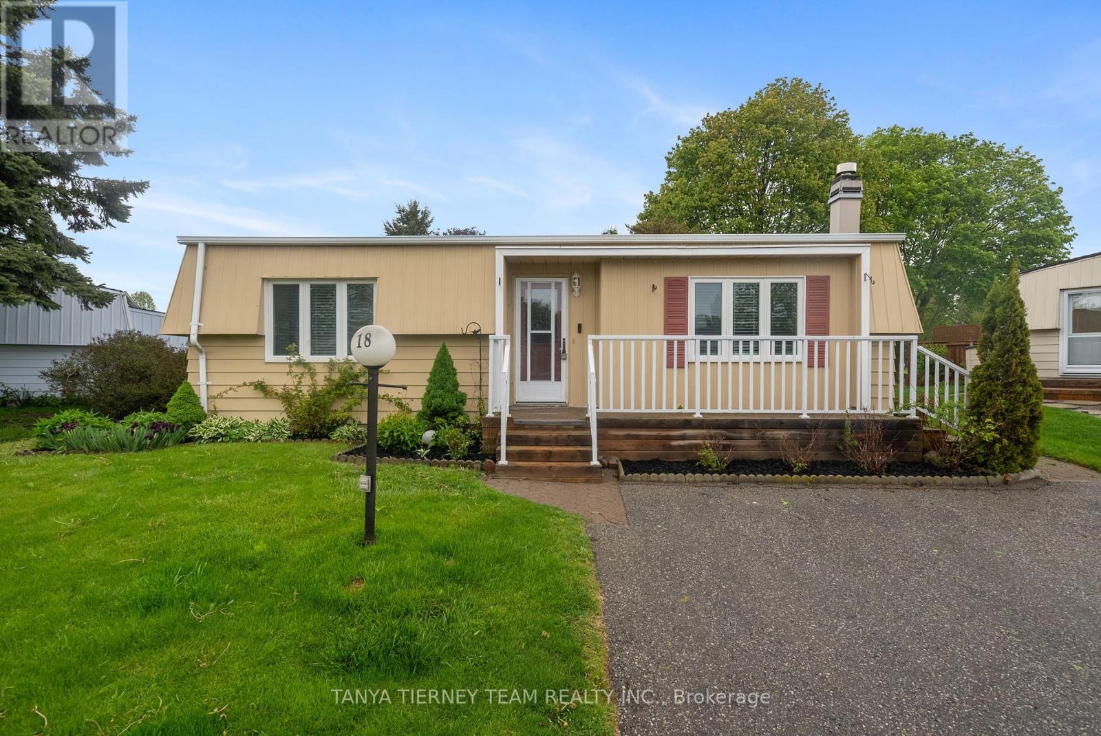 Photo 1 of 18 The Cove Road, Clarington ON