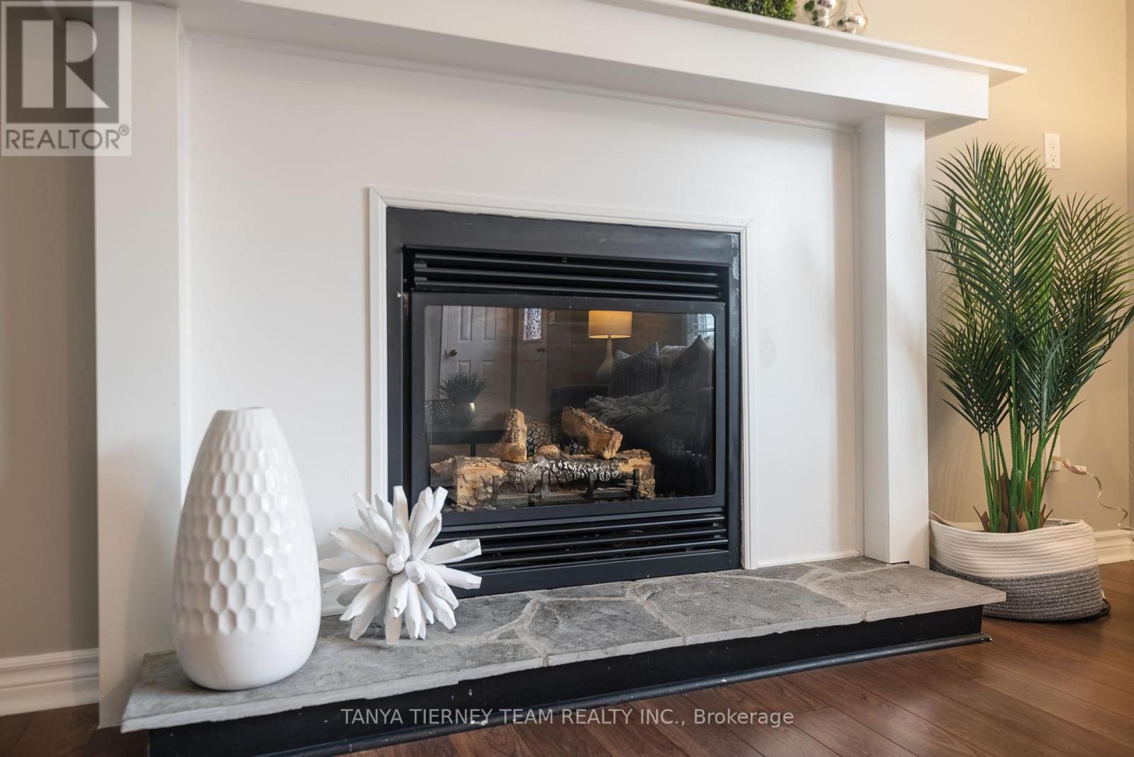 Photo 11 of 18 The Cove Road, Clarington ON