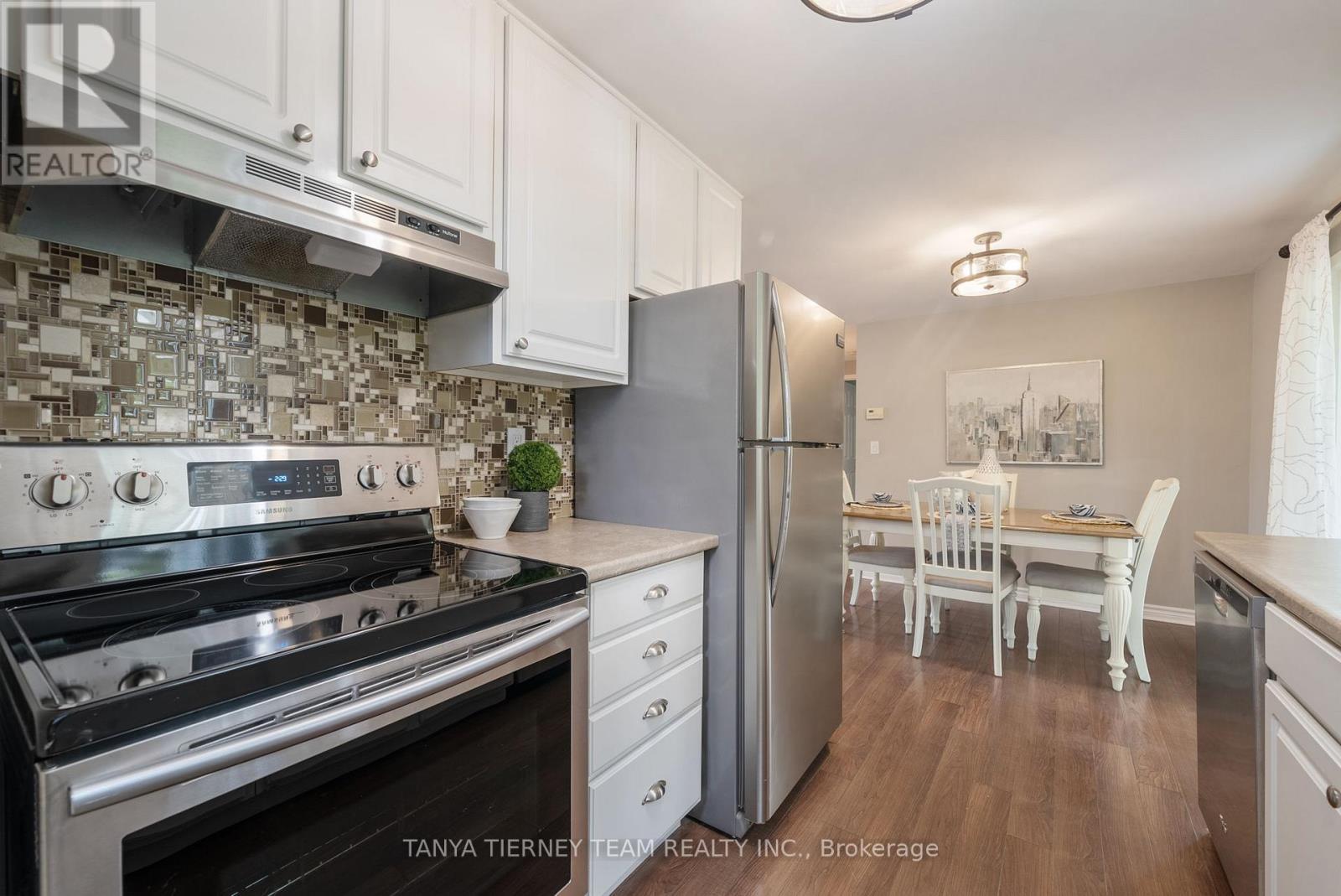 Photo 19 of 18 The Cove Road, Clarington ON