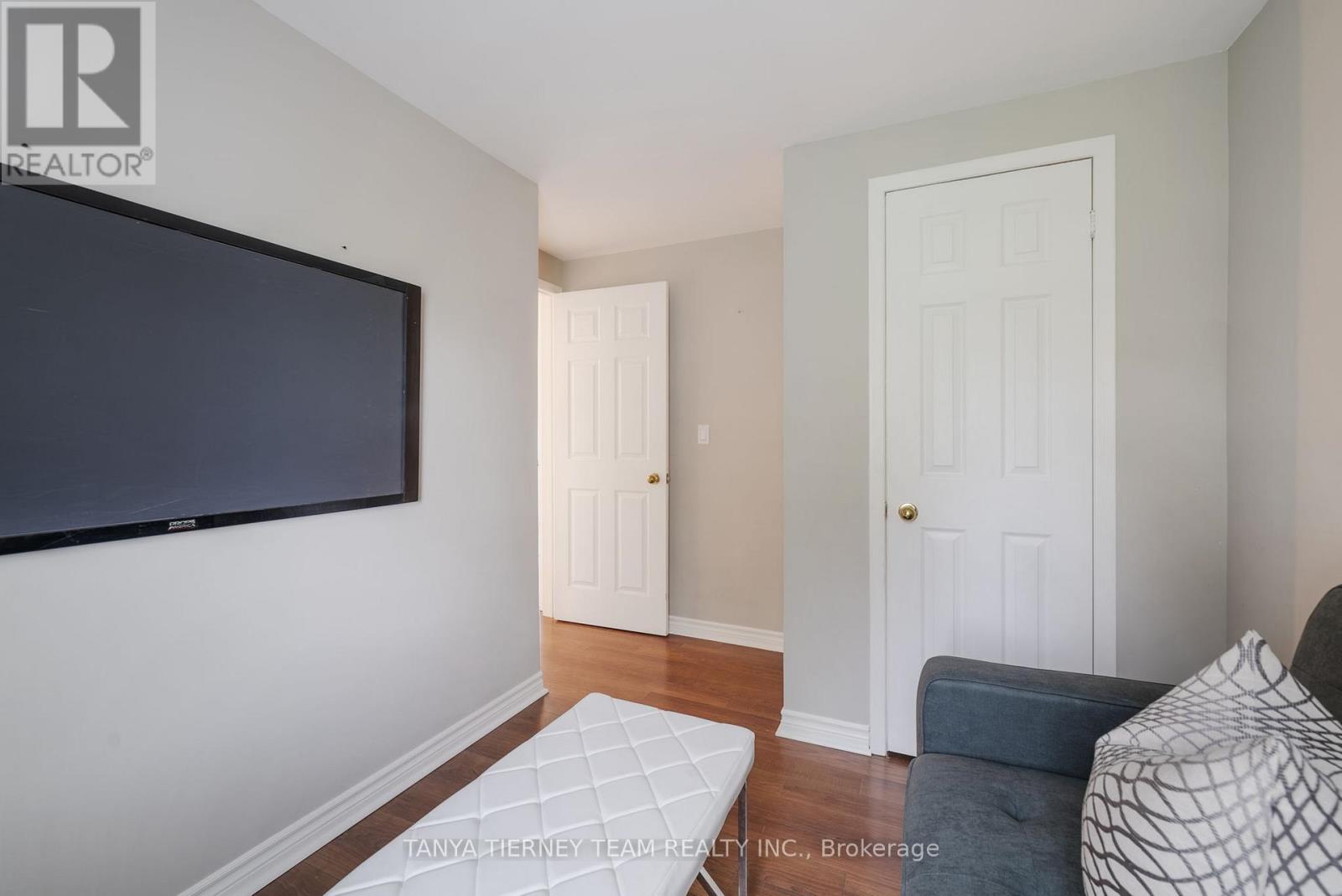 Photo 24 of 18 The Cove Road, Clarington ON