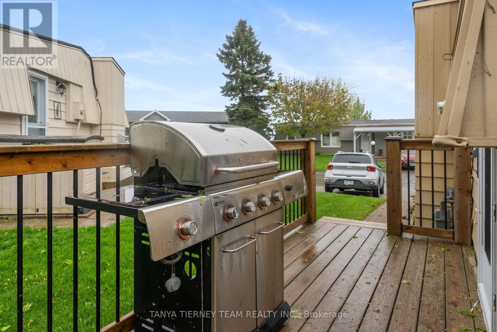 Photo 29 of 18 The Cove Road, Clarington ON