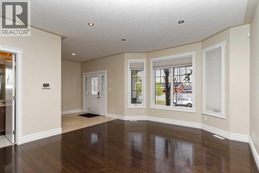 Photo 7 of 176 Coniker Crescent, Fort Mcmurray AB