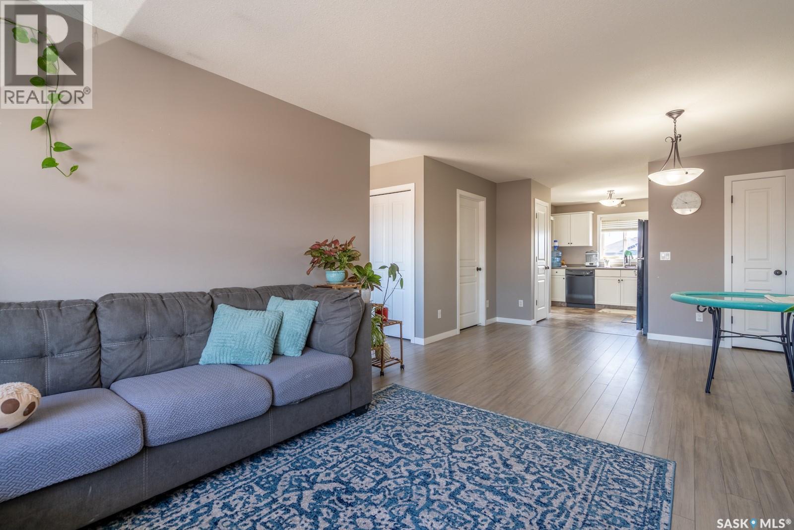 Photo 7 of 37 5004 James Hill Road, Regina SK
