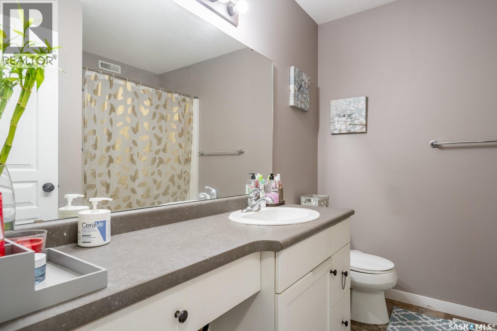 Photo 19 of 37 5004 James Hill Road, Regina SK