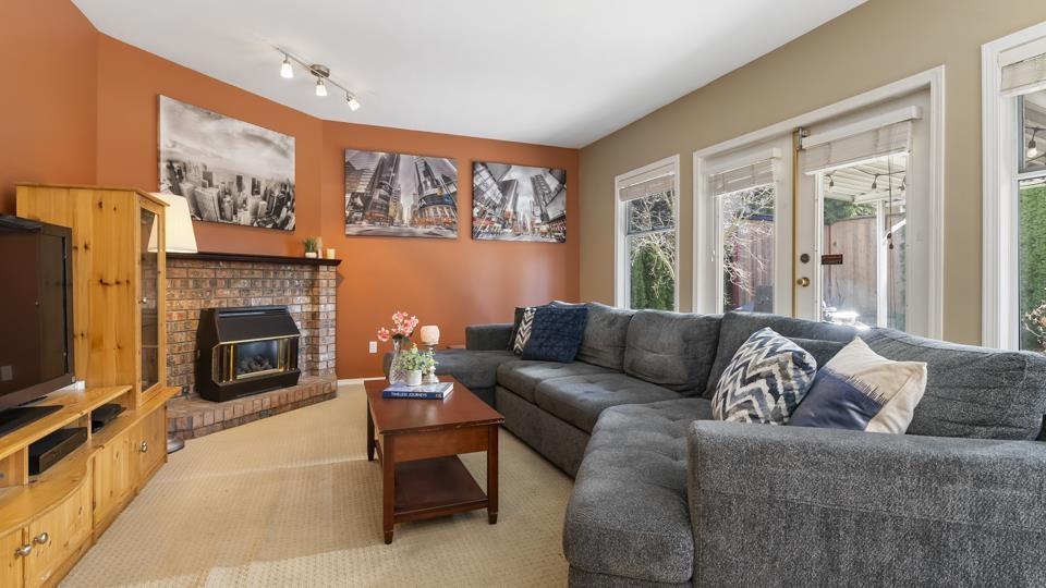 Photo 12 of 16232 87 Avenue, Surrey BC