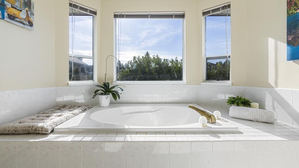 Photo 25 of 16232 87 Avenue, Surrey BC