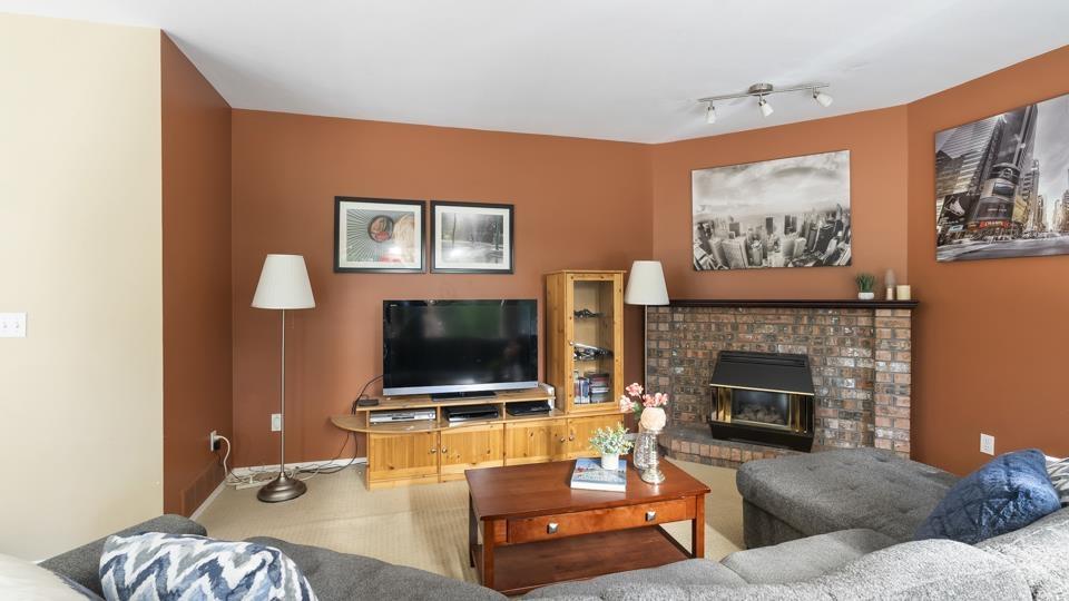 Photo 13 of 16232 87 Avenue, Surrey BC