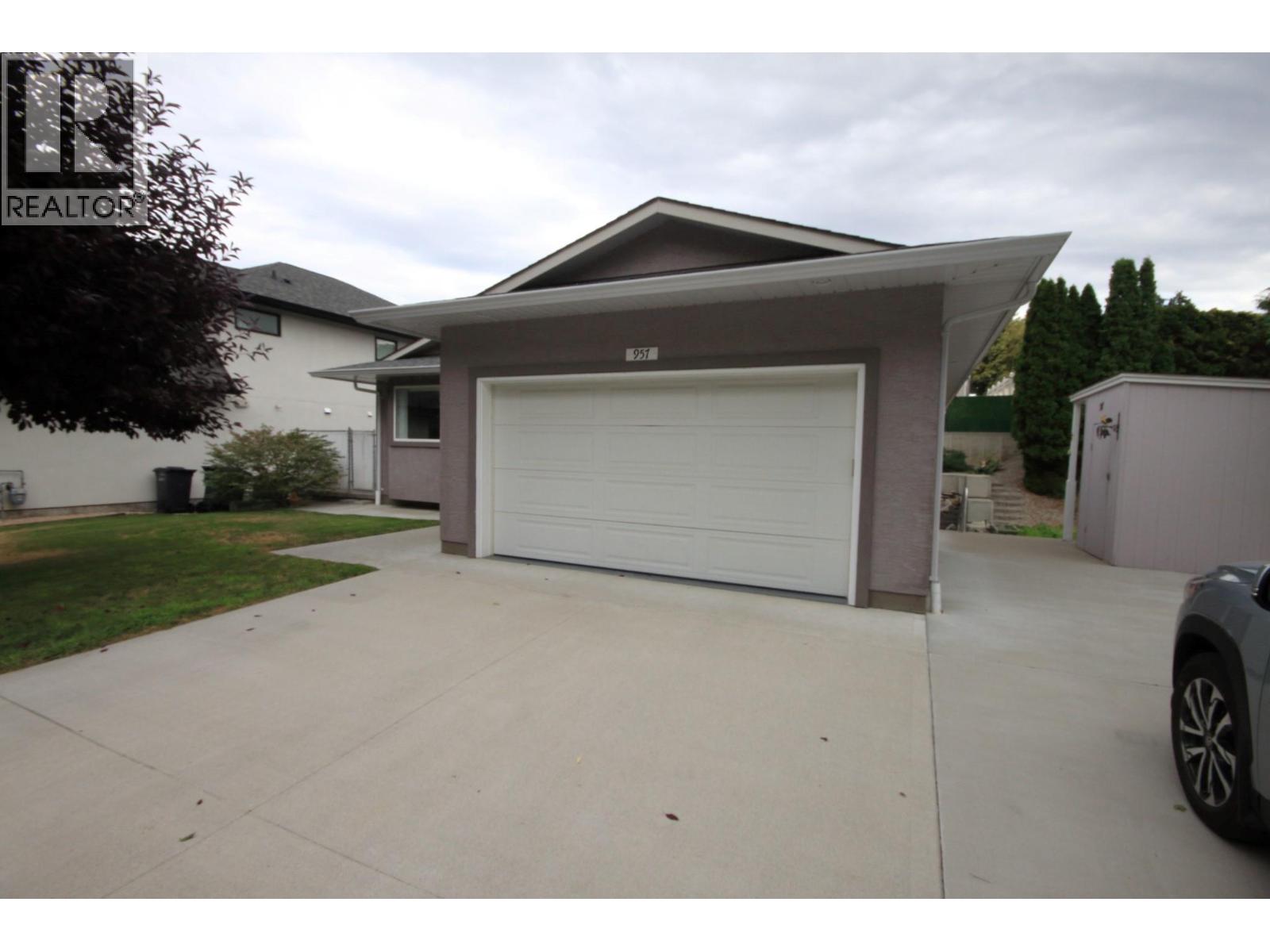 957 Morningstar Road, Oliver