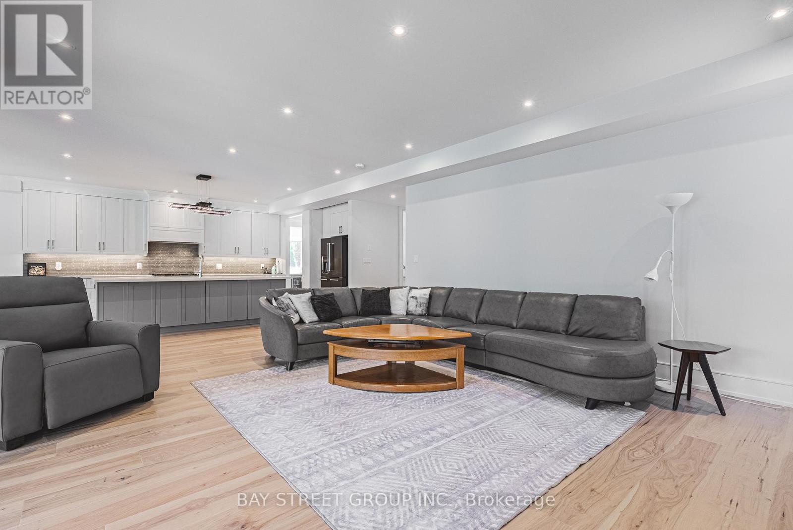 Photo 12 of 2267 Fifth Line W, Mississauga ON