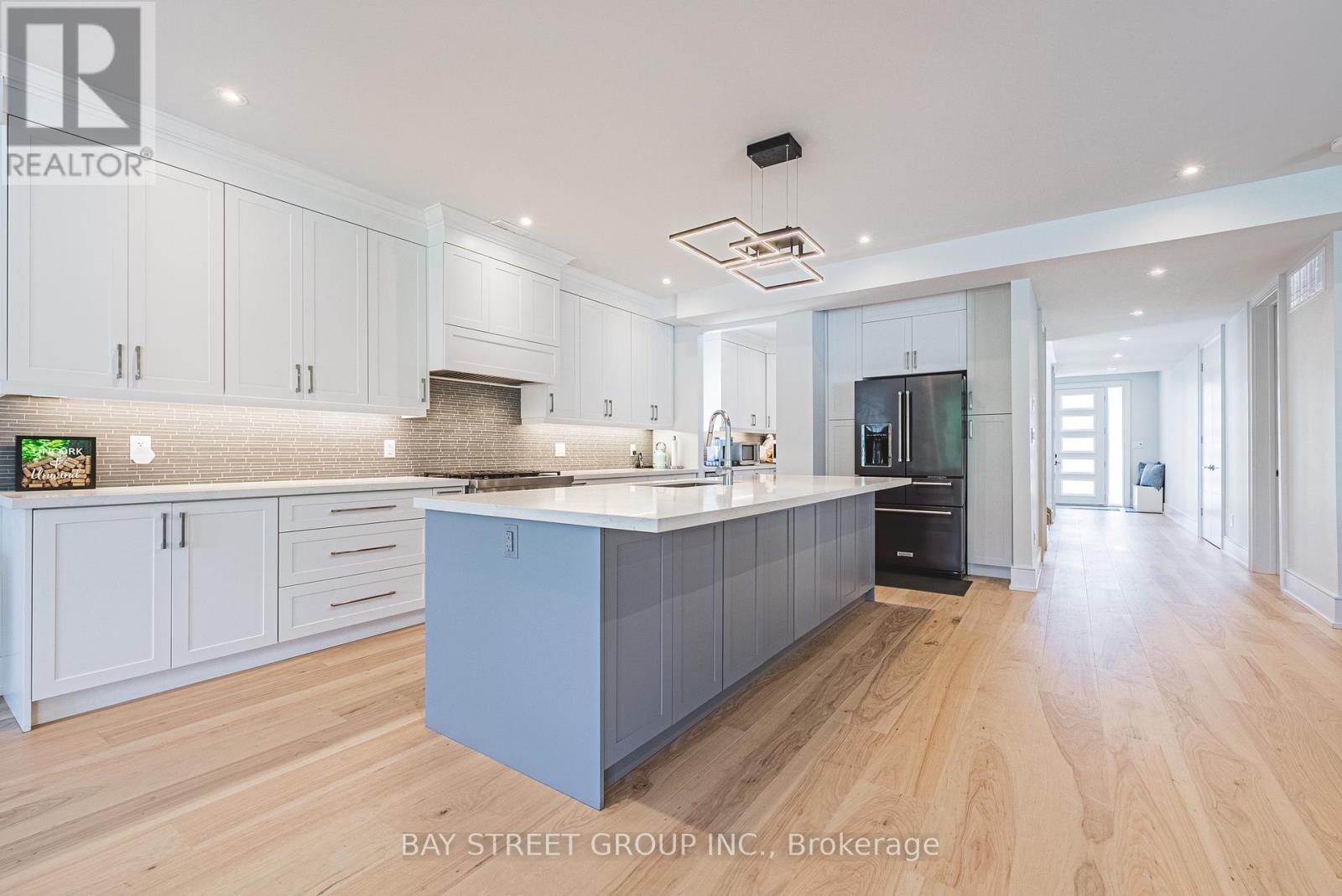 Photo 10 of 2267 Fifth Line W, Mississauga ON