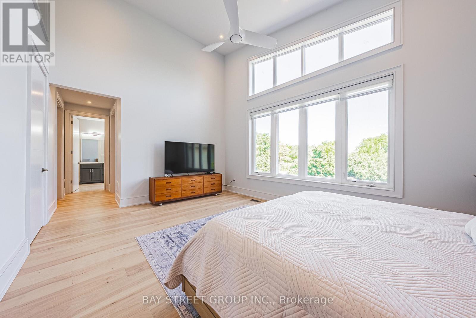 Photo 23 of 2267 Fifth Line W, Mississauga ON