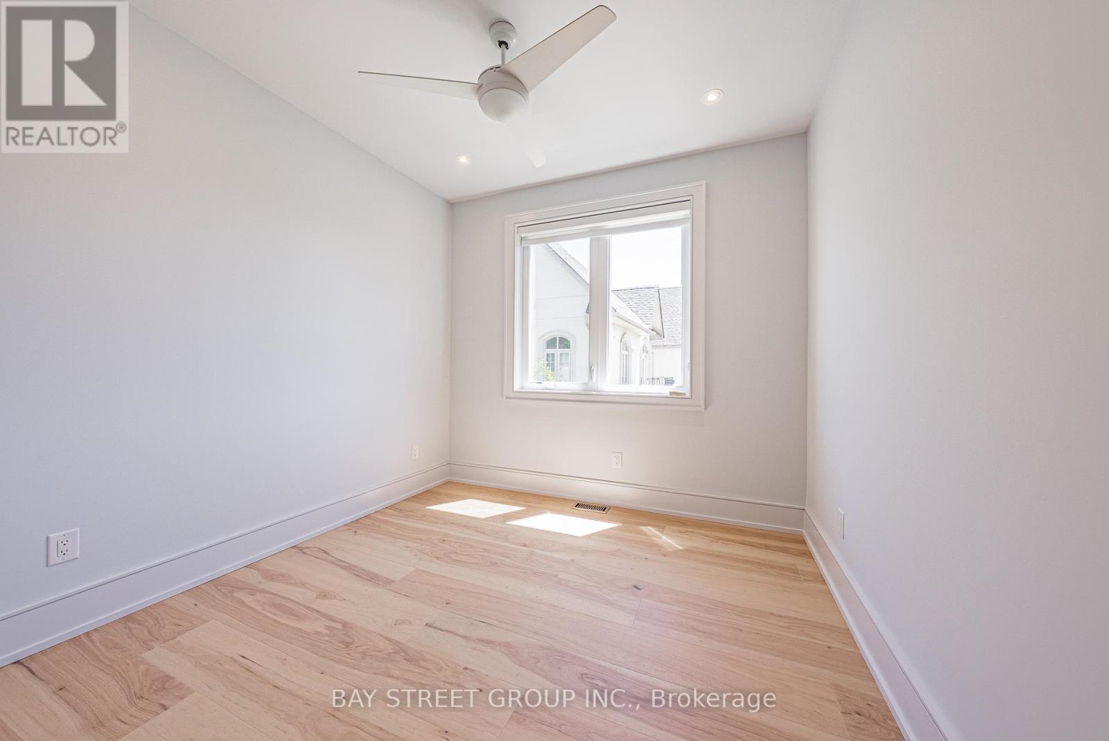 Photo 28 of 2267 Fifth Line W, Mississauga ON