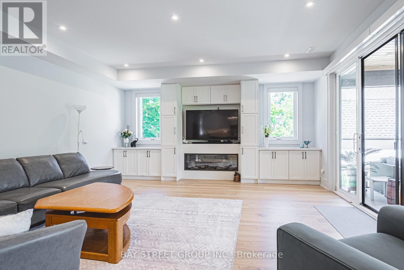 Photo 13 of 2267 Fifth Line W, Mississauga ON