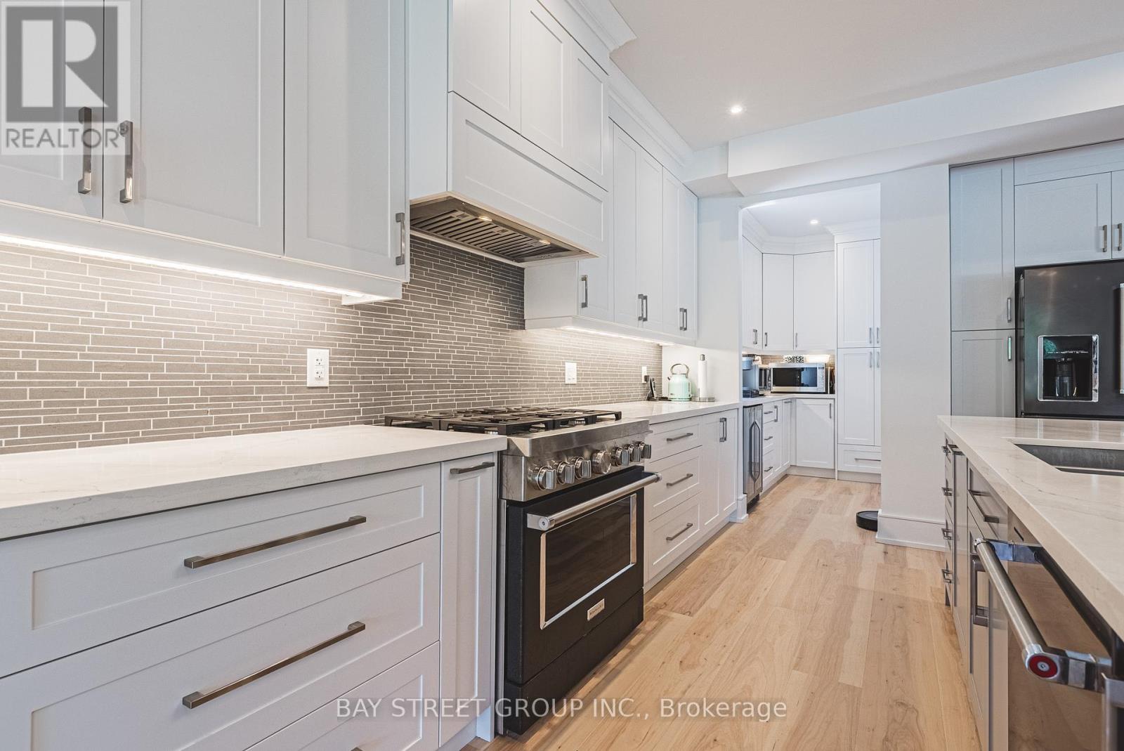 Photo 15 of 2267 Fifth Line W, Mississauga ON