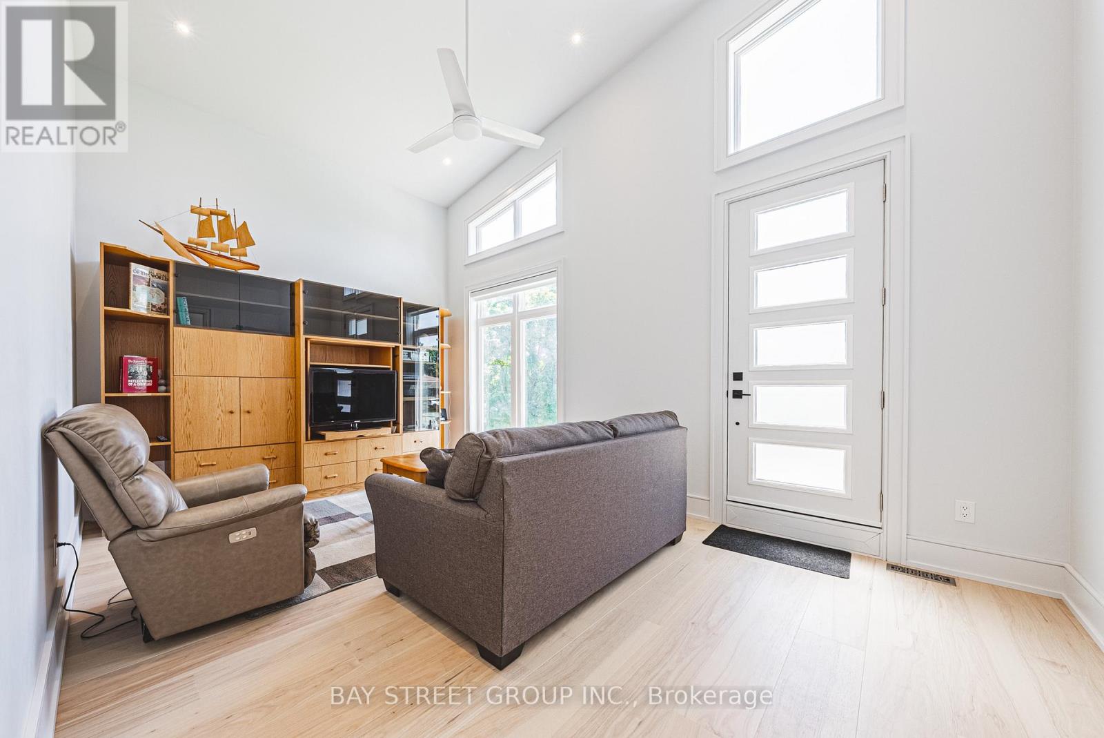 Photo 32 of 2267 Fifth Line W, Mississauga ON