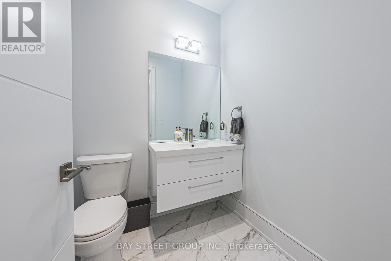 Photo 19 of 2267 Fifth Line W, Mississauga ON